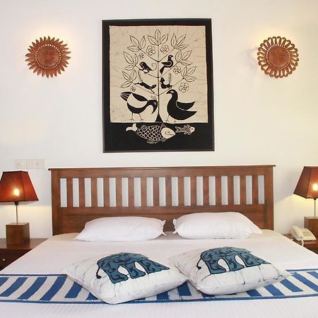 Blue Elephant Tourist Guesthouse Kudapaduwa Kültér fotó