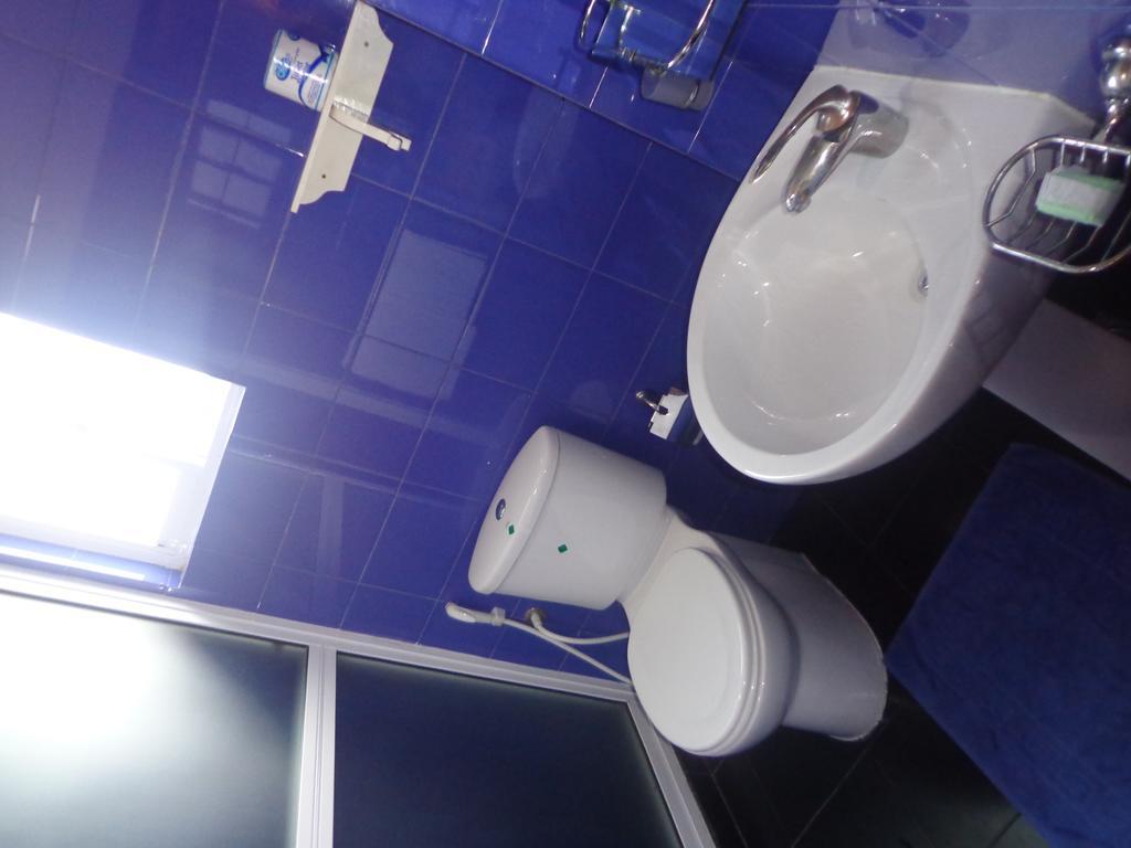Blue Elephant Tourist Guesthouse Kudapaduwa Kültér fotó
