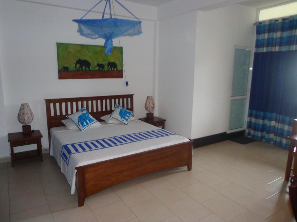 Blue Elephant Tourist Guesthouse Kudapaduwa Kültér fotó