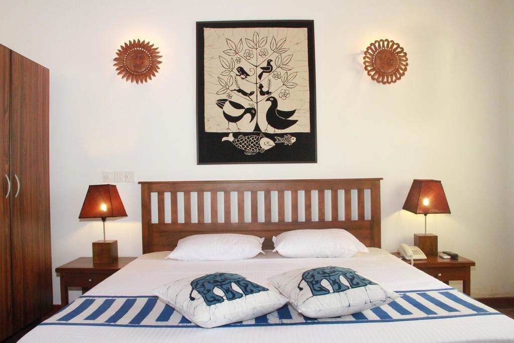 Blue Elephant Tourist Guesthouse Kudapaduwa Kültér fotó