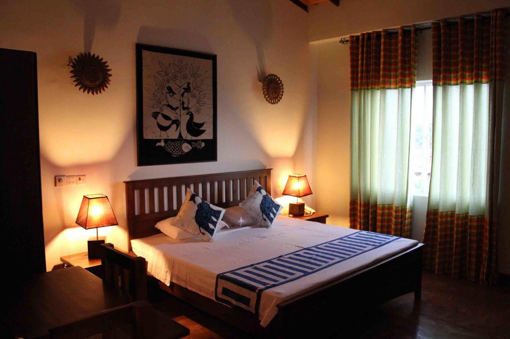 Blue Elephant Tourist Guesthouse Kudapaduwa Kültér fotó